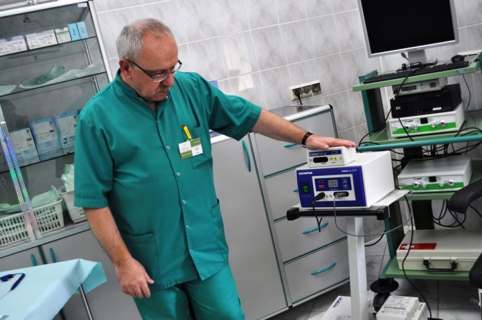 Nowy sprzęt na laryngologii wyleczy chrapanie